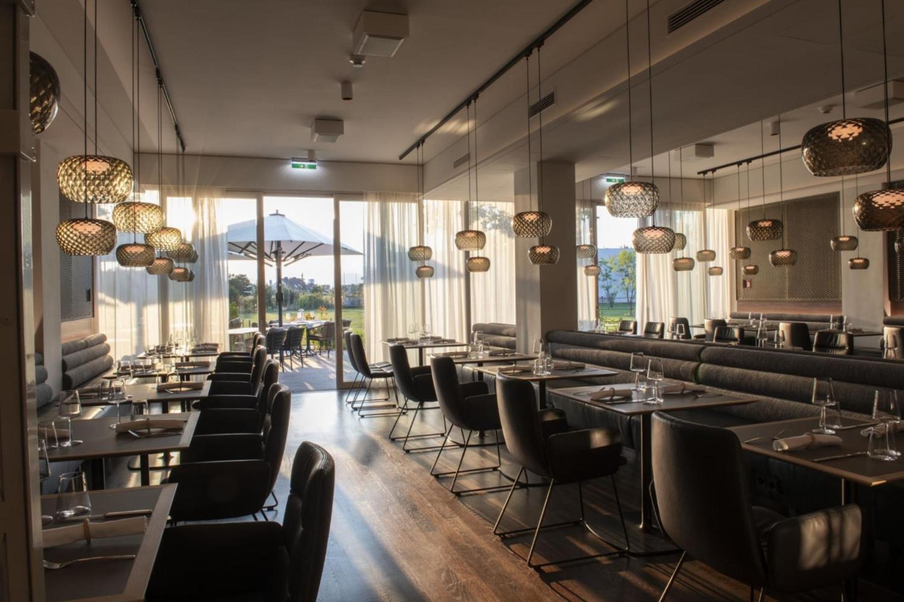 Hotel Le Parc Wiener Neustadt Zewnętrze zdjęcie