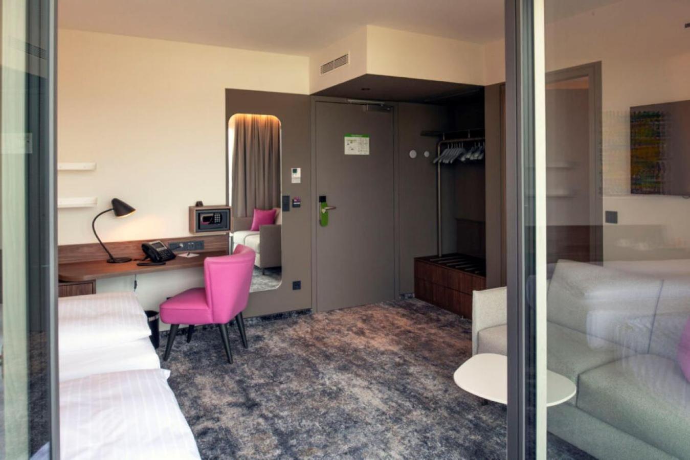 Hotel Le Parc Wiener Neustadt Zewnętrze zdjęcie